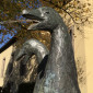 Der Gänsebrunnen vor der Kirche